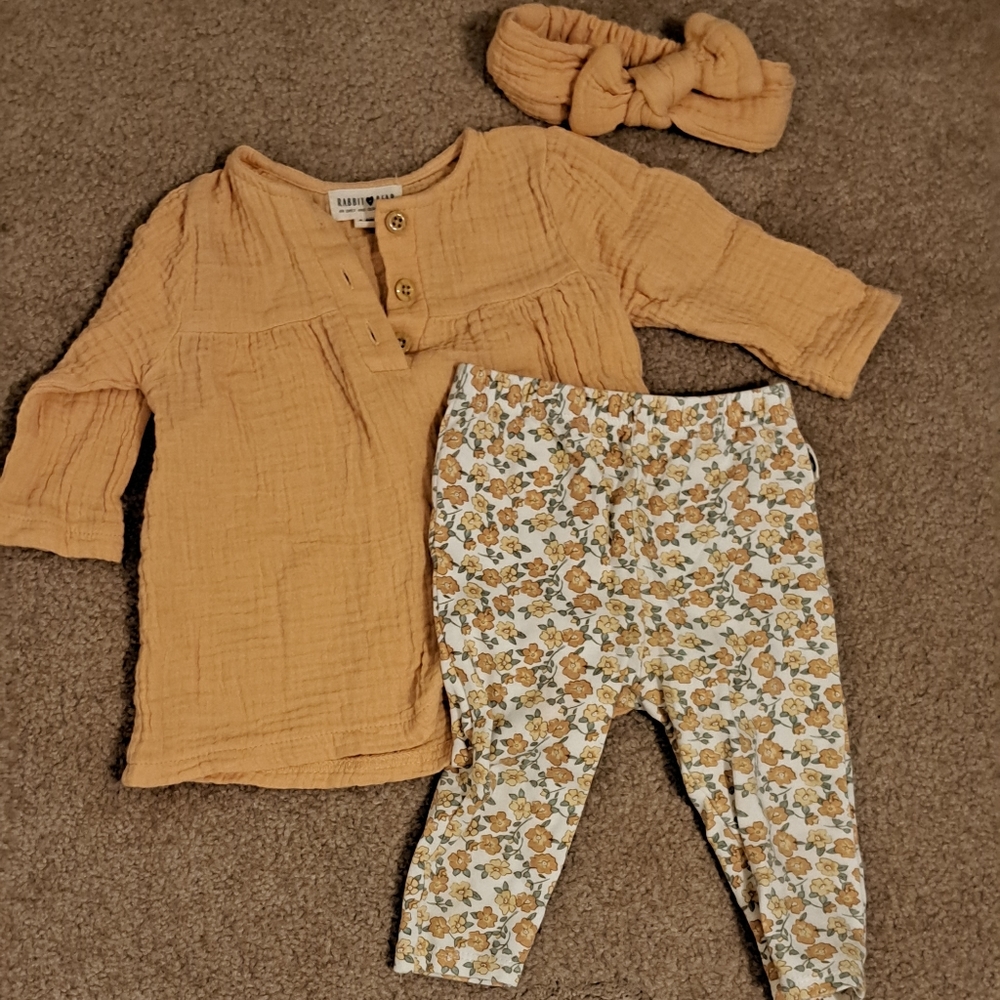 Rabbit + Bear baby girl outfit set size 6 M EUC